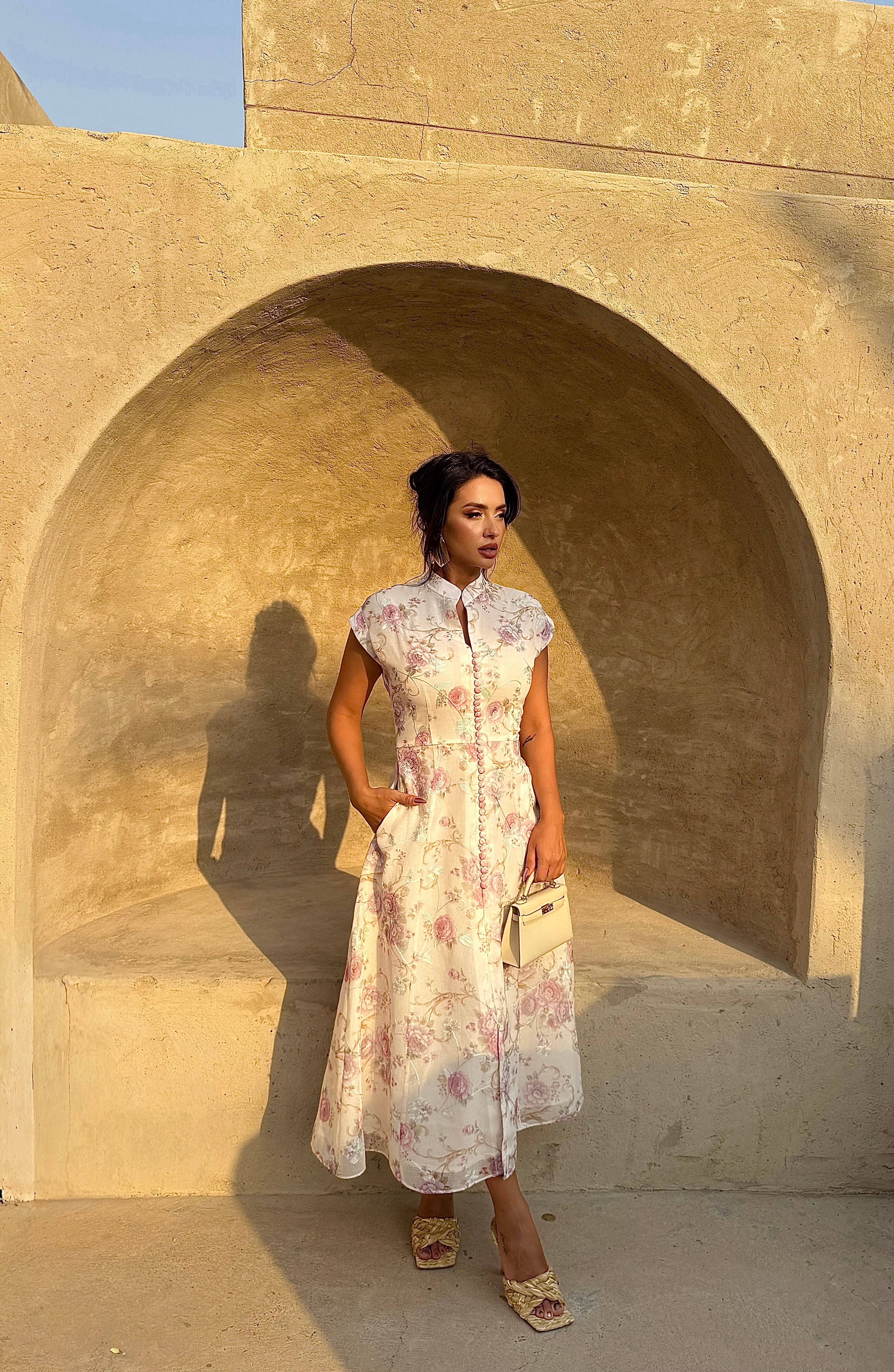 Floral midi dress .